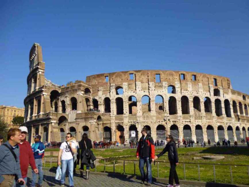 コロッセオ、凱旋門からフォロロマーノまで、古代ローマにタイムスリップ！