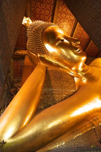 バンコクのワット・ポーに寝姿の仏像「大涅槃仏」を見に行こう!