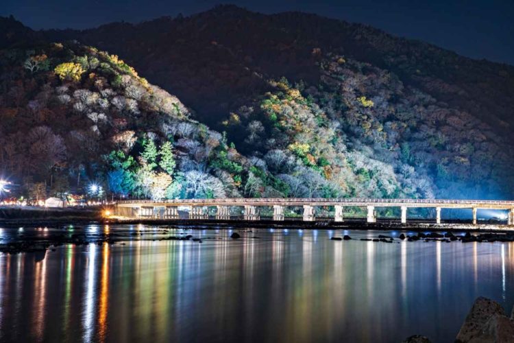 渡月橋から桂川・竹林、京都嵐山を拠点におすすめ観光スポット！