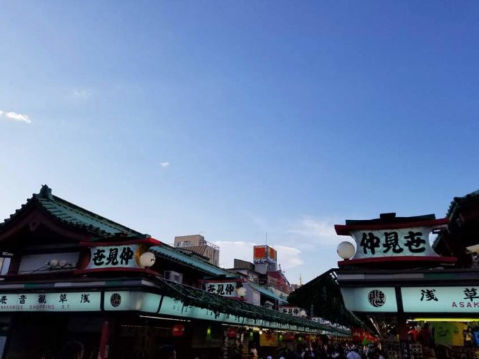 浅草観光の定番 雷門から仲見世通り