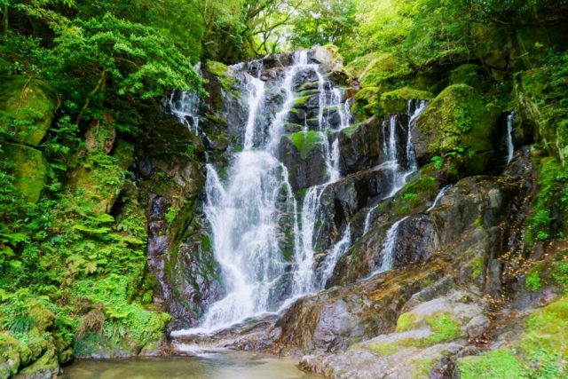 白糸の滝(糸島市)福岡を代表する美しい自然の中の名勝