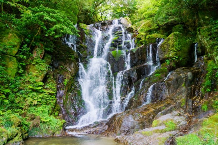 白糸の滝（糸島市）福岡を代表する美しい自然の中の名勝