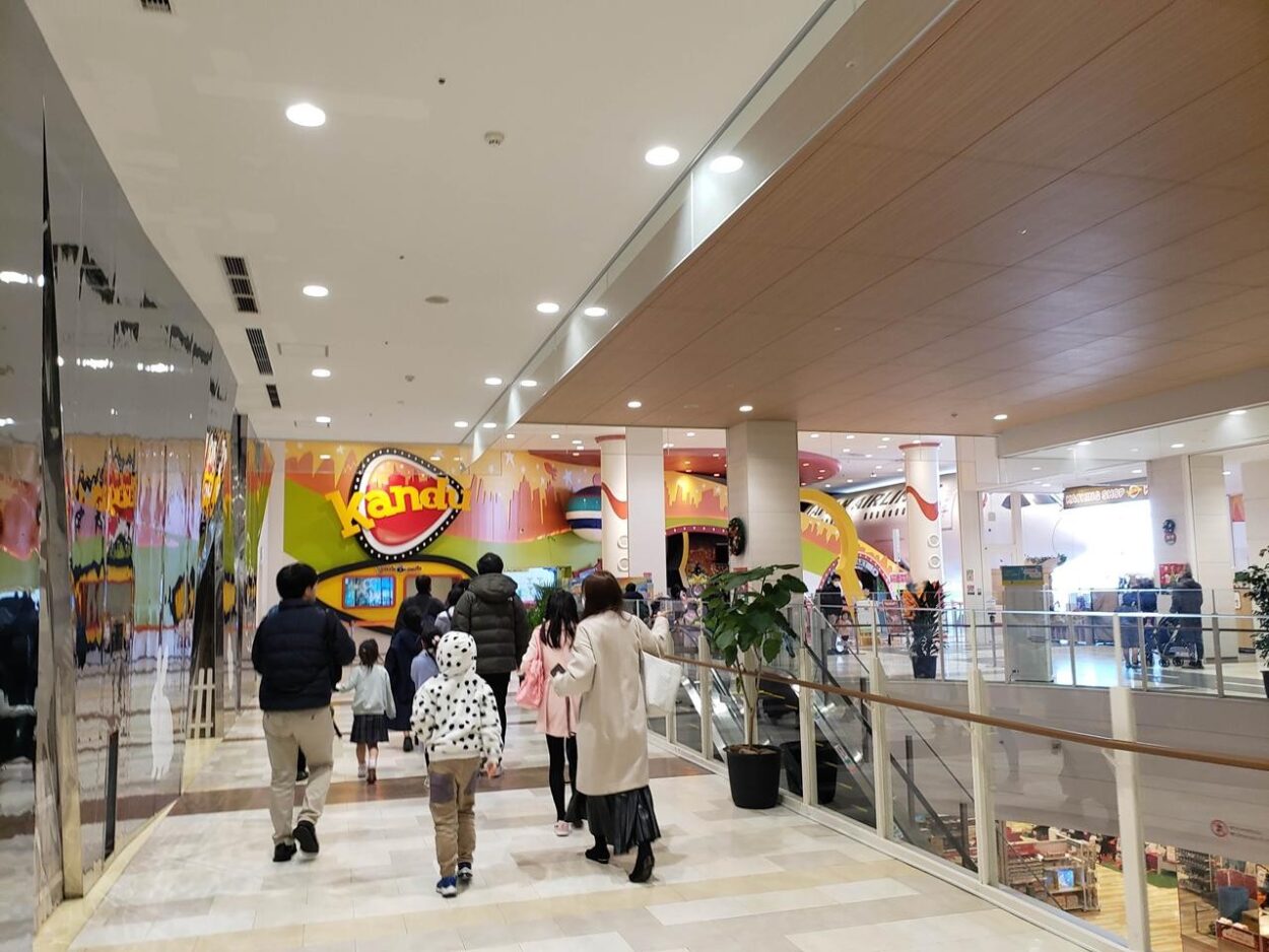 カンドゥーに並ぶ列
