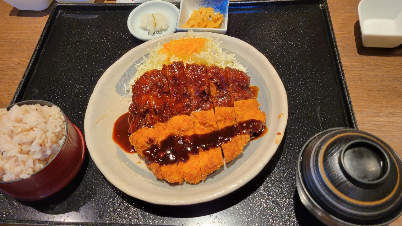 「矢場とん」の味噌カツ