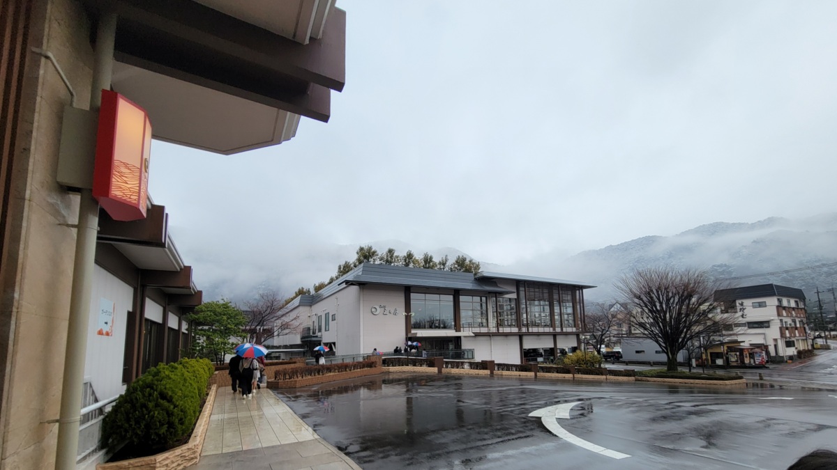 すぐ近くで行き来も楽