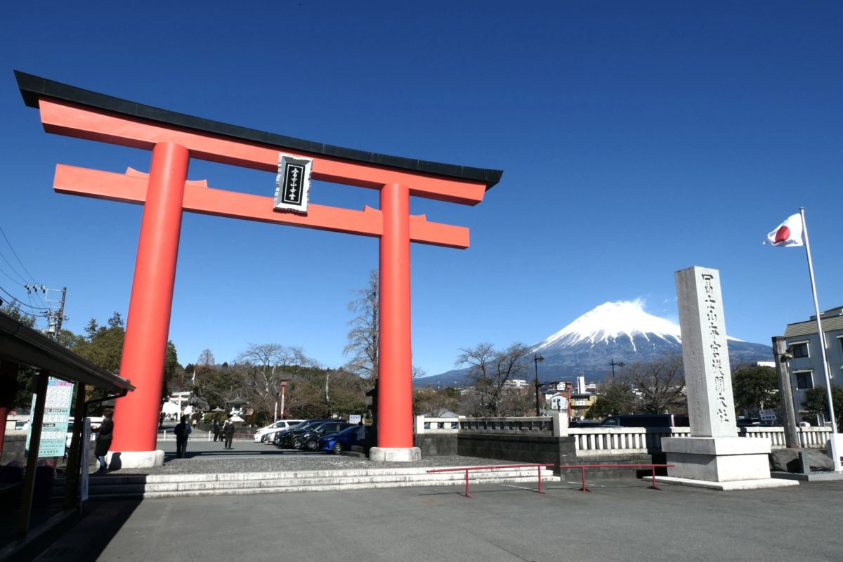 富士山本宮浅間大社の見どころ 全国浅間神社の総本宮と湧玉池 ご利益・御朱印・アクセス